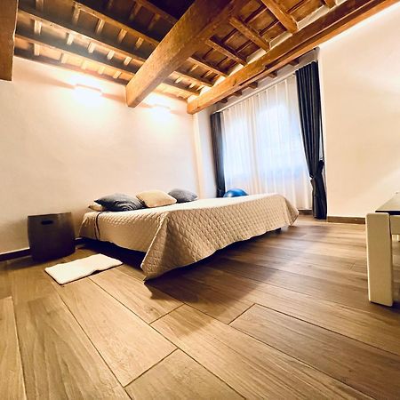 Palazzovilla Historic Building Luxury Suite Florenz Exterior foto