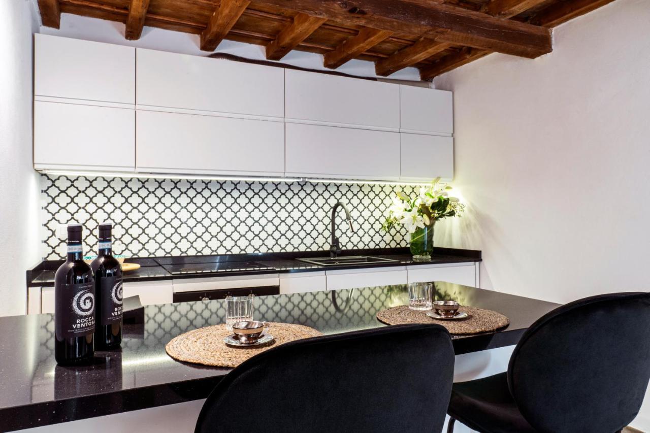 Palazzovilla Historic Building Luxury Suite Florenz Exterior foto