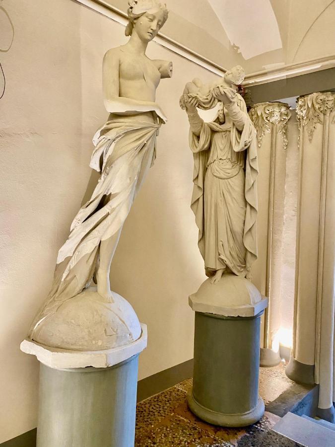 Palazzovilla Historic Building Luxury Suite Florenz Exterior foto