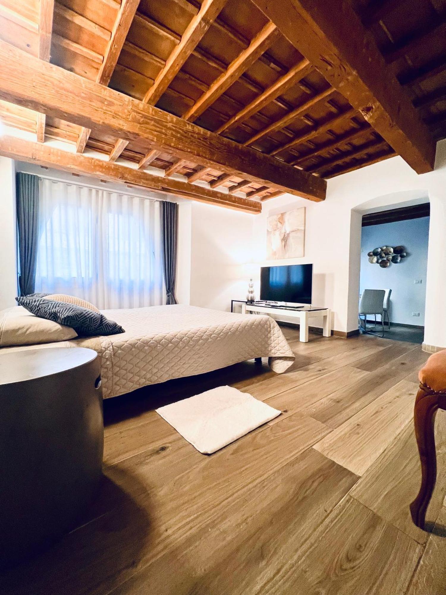 Palazzovilla Historic Building Luxury Suite Florenz Exterior foto